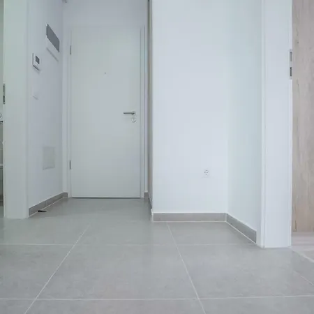 Апартаменти Cn2i Luxury Accommodation/coresi *