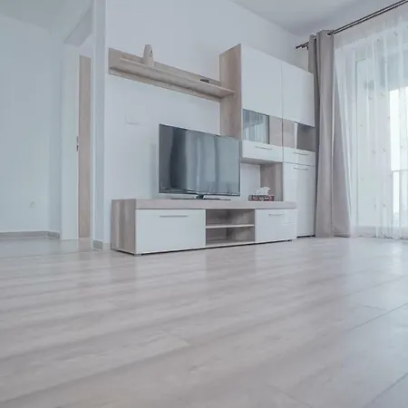 Cn2i Luxury Accommodation/coresi Брашов